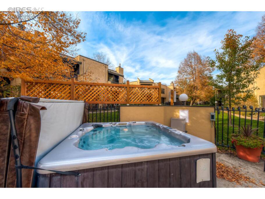 Year round hot tub