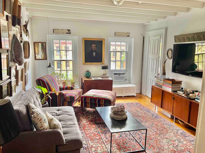 Large 1bdr perfect Village location