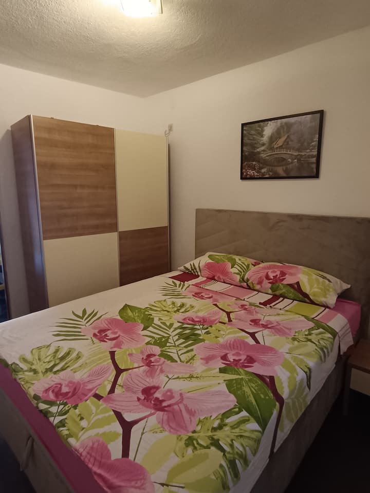 საძინებელი 1