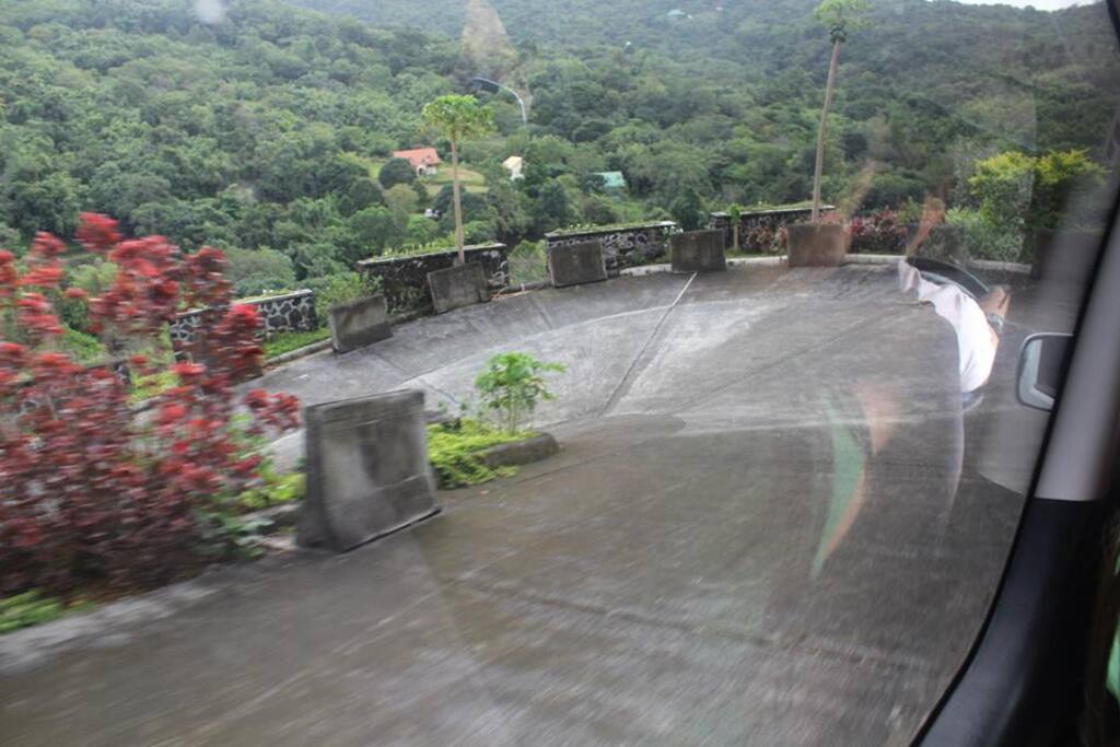 Going to the house from the main gate/highway.