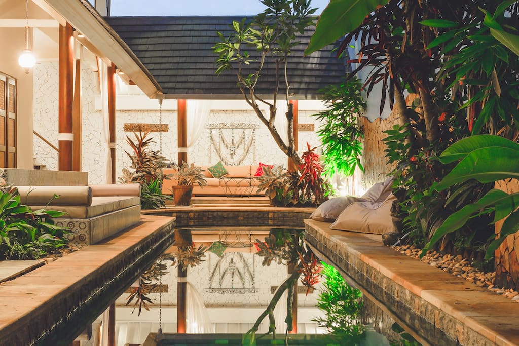 Poolside living at Villa Magenta