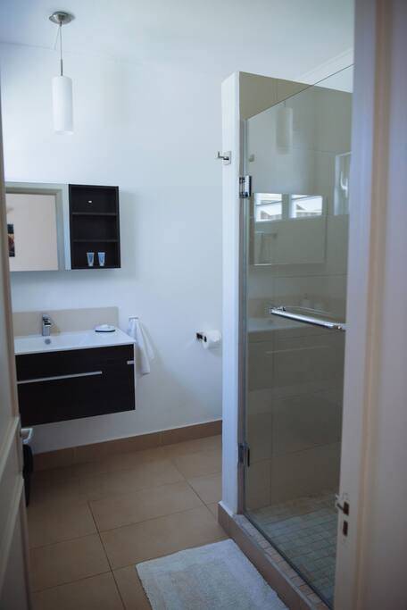 salle de bain chambre principale