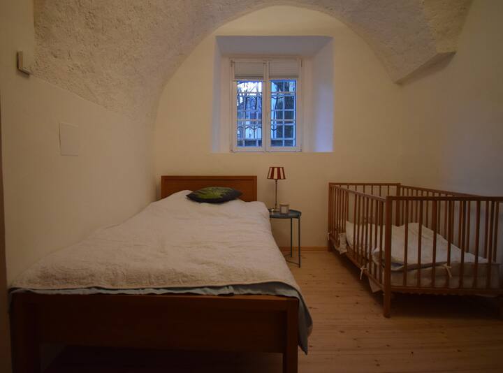 kleines Schlafzimmer / 2nd Bedroom