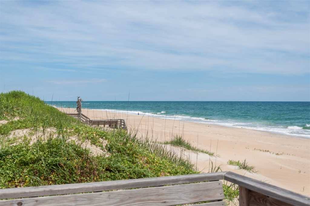 JR29: Capt. Brad's | Beach View