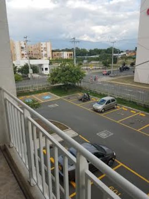 El Parqueadero (Parking Lot)