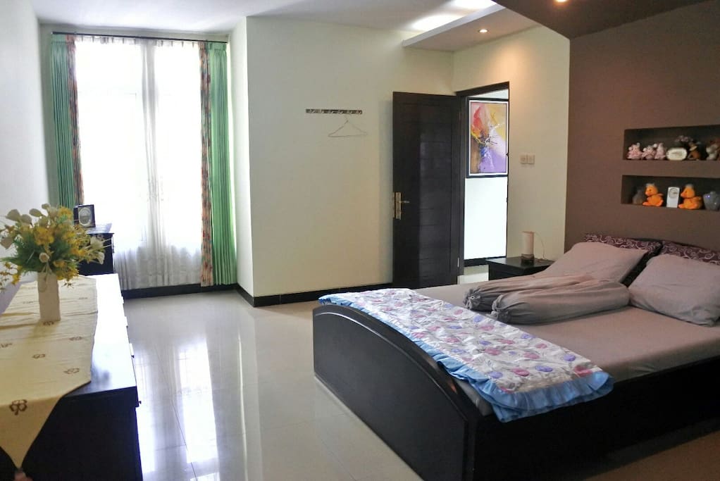 spacious bedroom for 2 persons