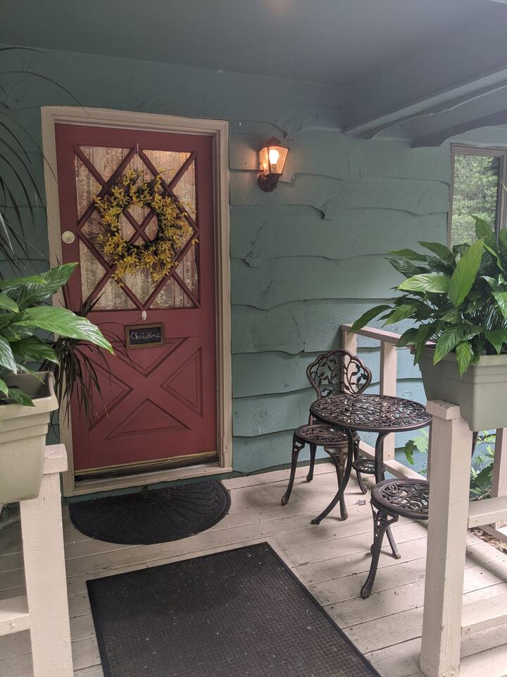 Charming Suite w/ Pvt Entry in Vintage Chalet #1