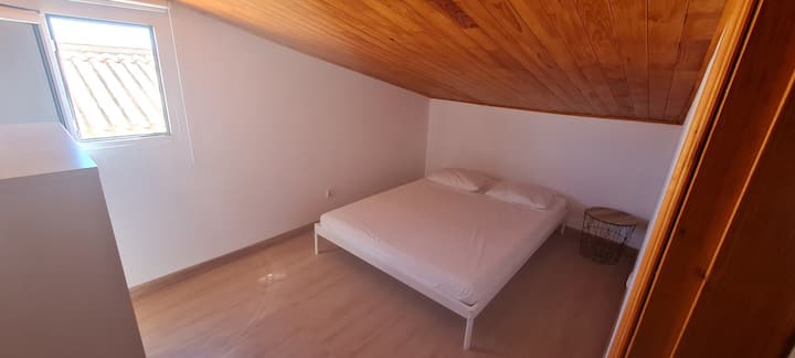 Спална соба 3
брачен кревет (широк 125 - 149 см)