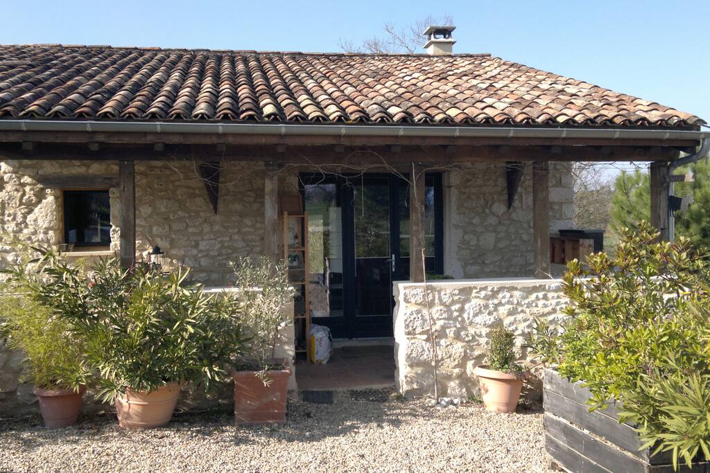 Façade et entrée du Gite
