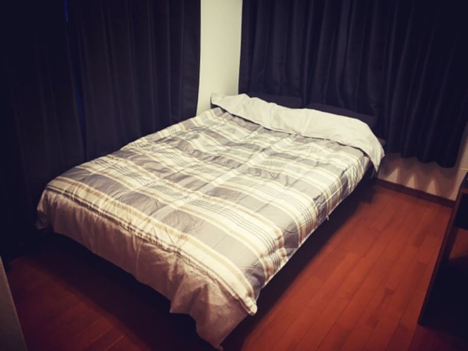 Semi-double bed