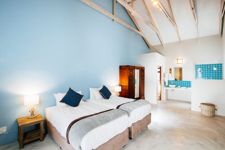 חדר אורחים רביעי