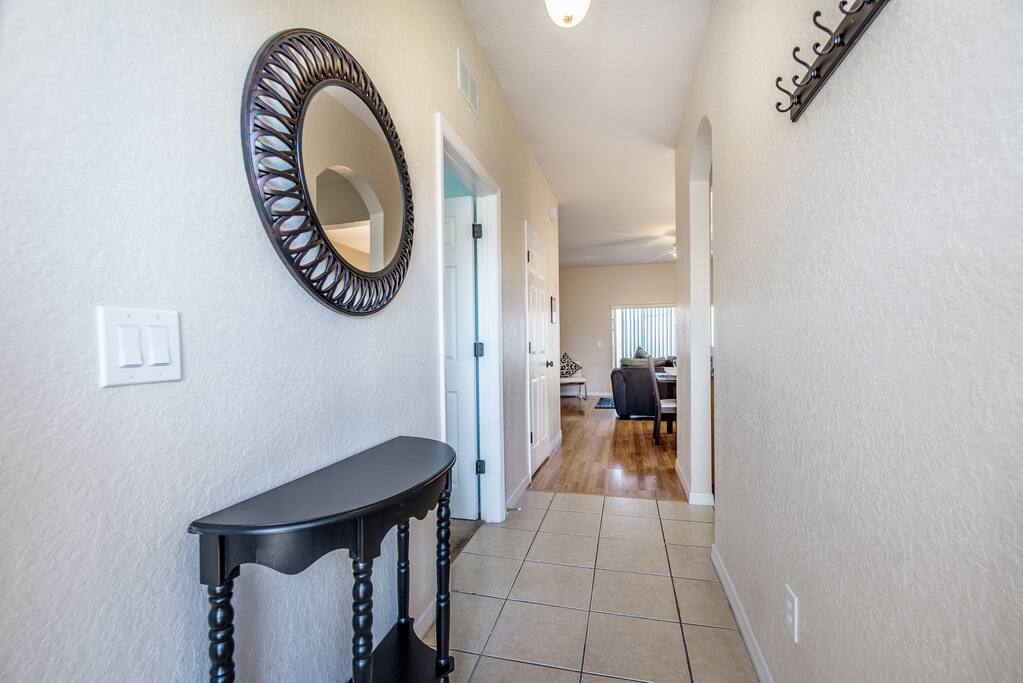 1104 Calabria Ave-5.jpg