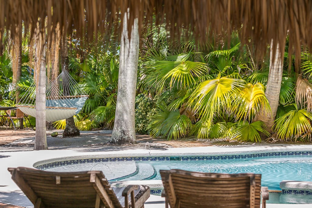 Lounge chairs with that amazing view - all private!