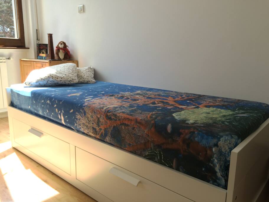 Letto singolo.
Single bed.
