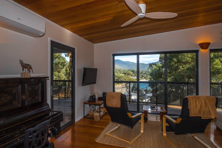 Adventure Bay Beach House, Bruny Island gallery image 5
