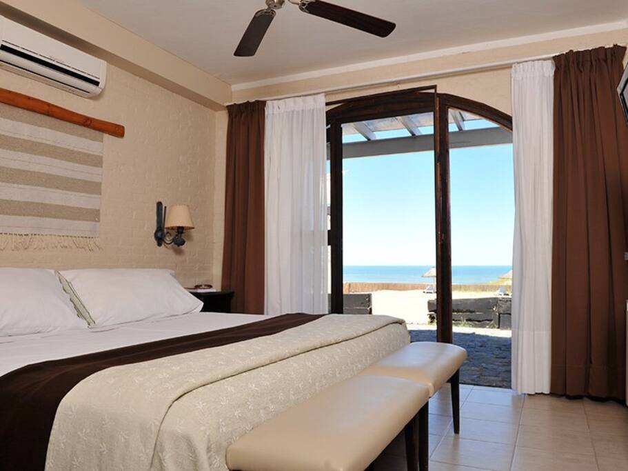 Habitación principal con gran vista a la playa