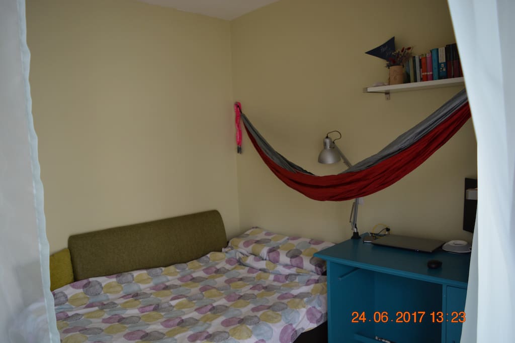 hammock room