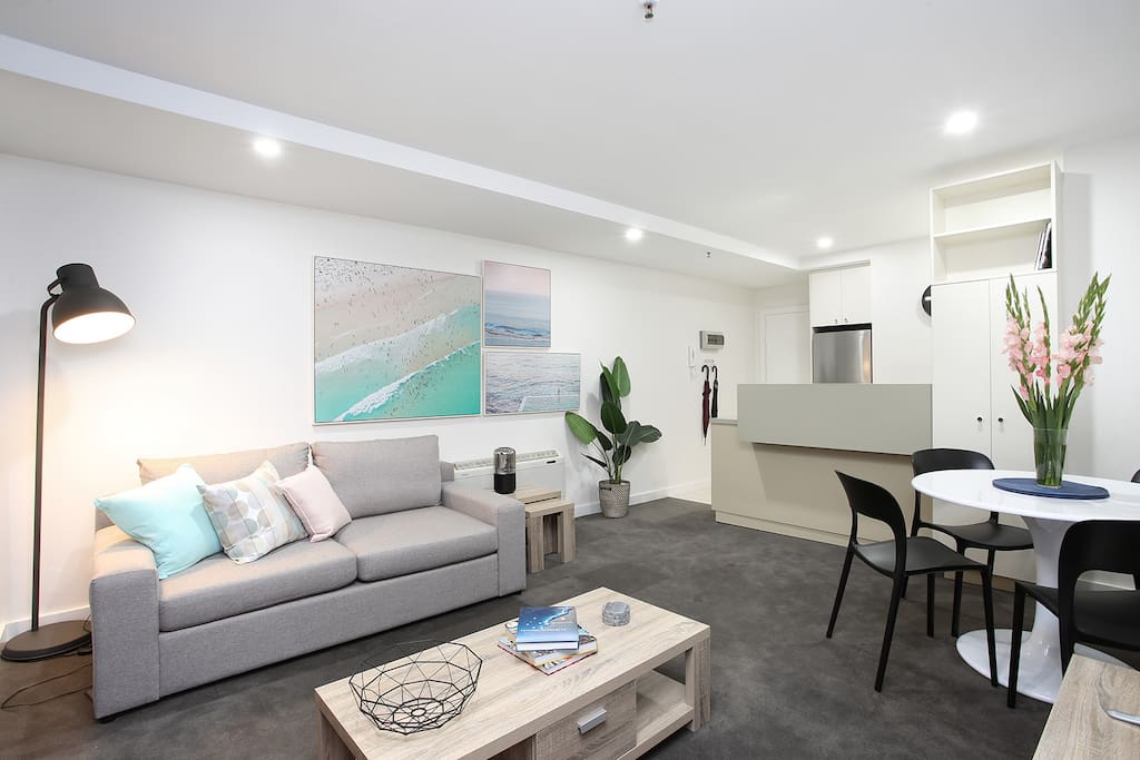 Spacious and beautifully decorated living room