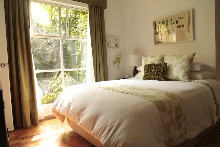 Comfortable queen size bed.
Harwood floor soft and warm, but sleepers are always offered