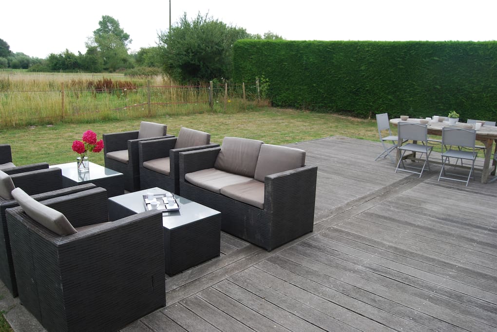 Terrasse + salon de jardin