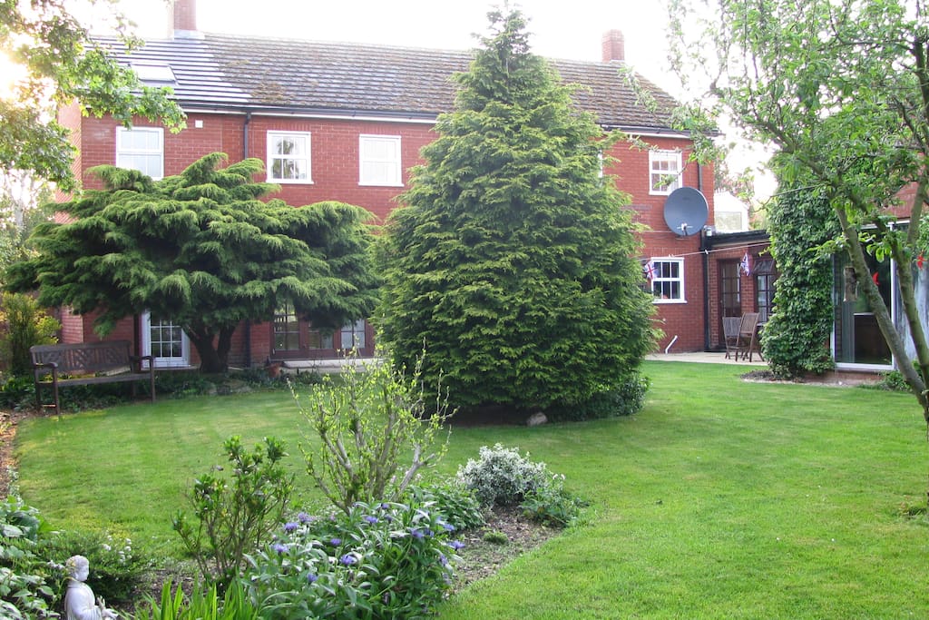 Attractive garden spaces