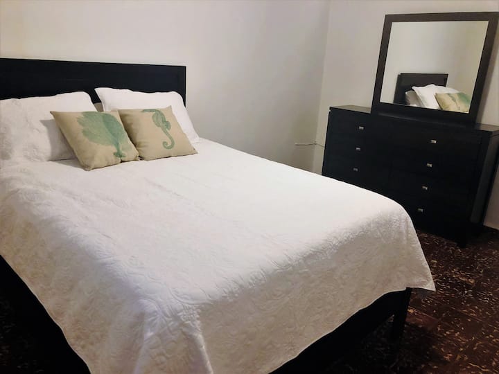 Спална соба бр.3 - брачен кревет (широк 150 - 179 см)