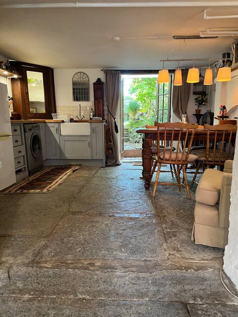 Characterful Garden Apartment in Central Taunton