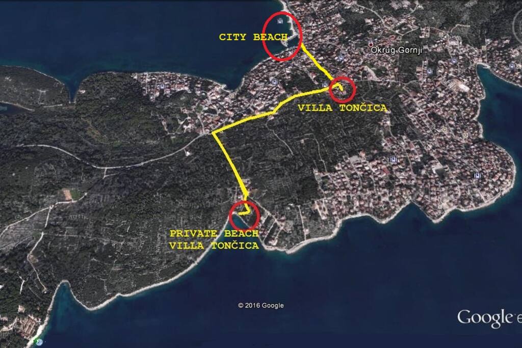 Map location of the apartment and private beach house.