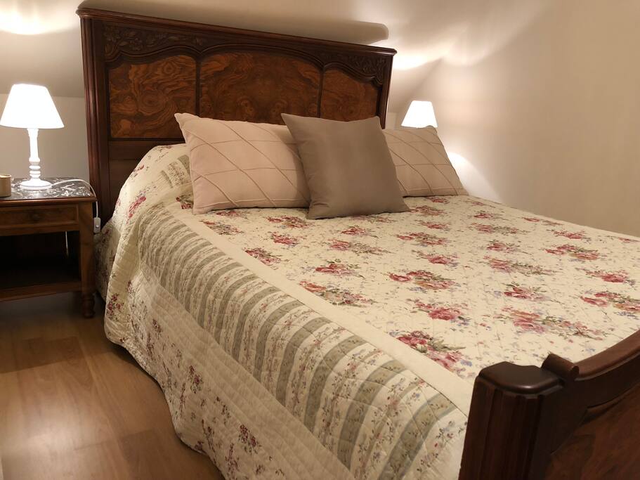 Belle chambre spacieuse à l’étage, lit de 140
