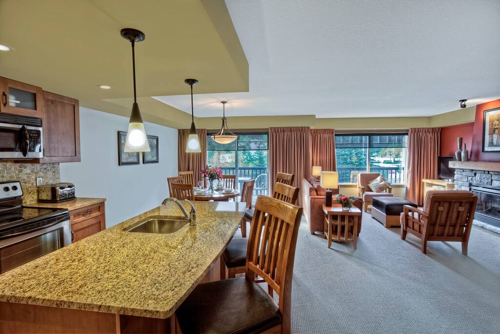 Chair,Furniture,Dining Room,Indoors,Room