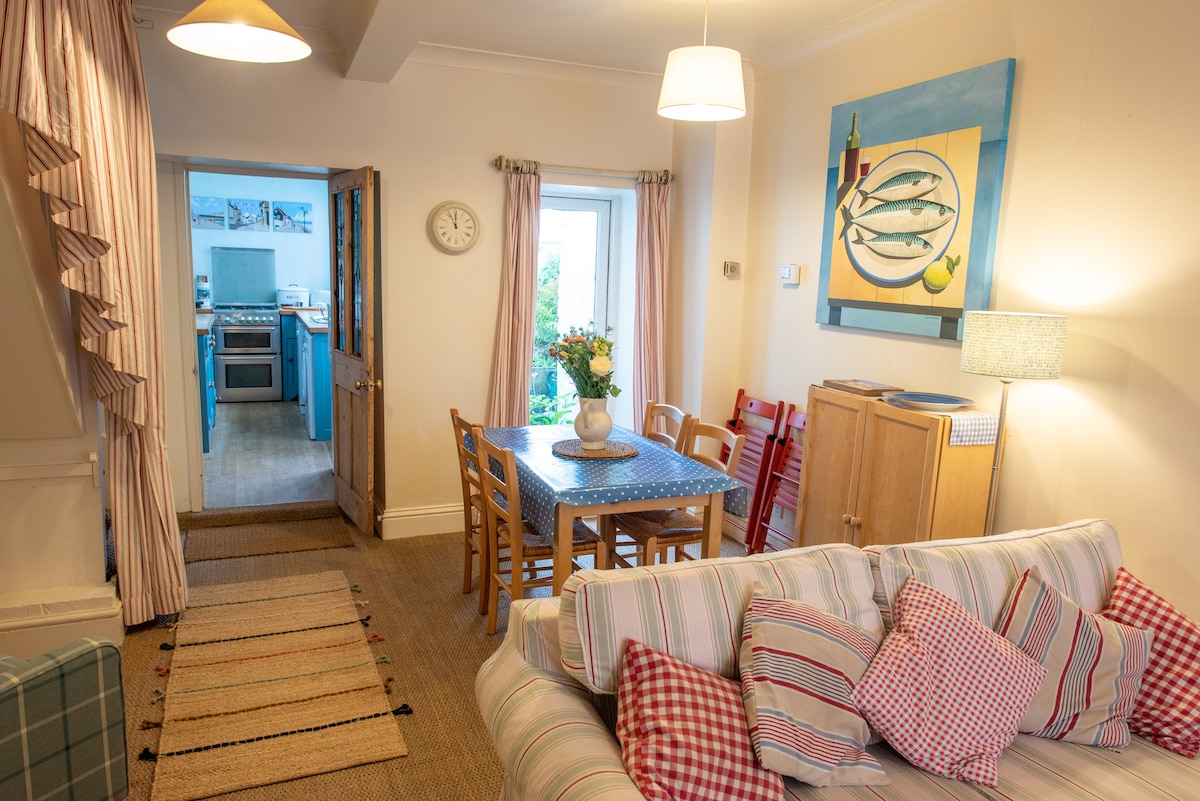lyme bay cottages dog friendly