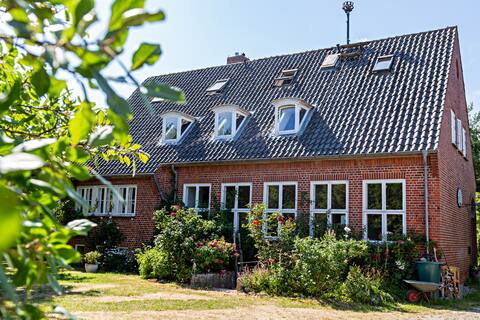 New school Wasserkoog, family and seminar house