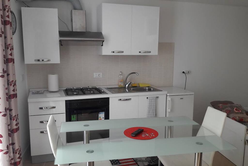 Cucina al piano terra poi altra cucina al piano primo