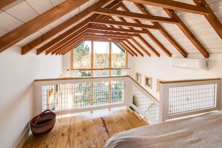 Sycamore Treehouse at HoneyTree Farm