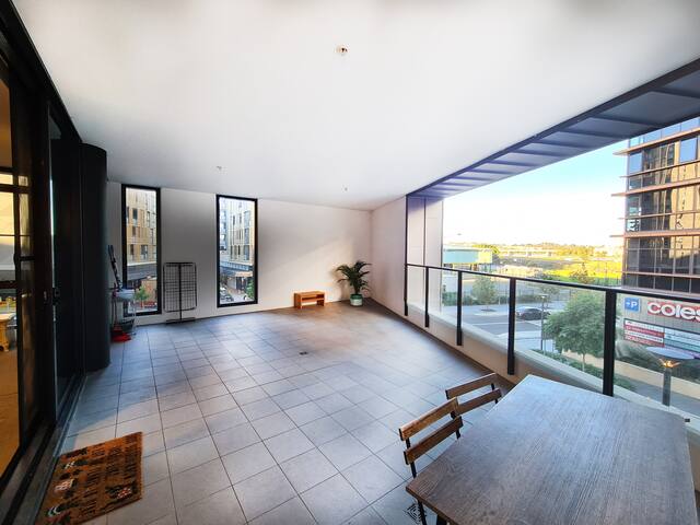 Stay local @ Wentworth Point/Sydney Olympic Park