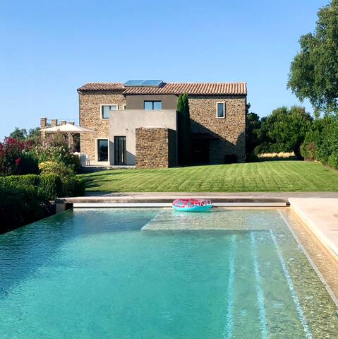 Girona Villa with Stunning Views gallery image 4