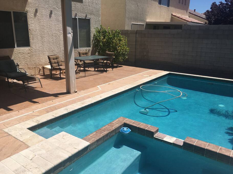 Inviting Jacuzzi & pool