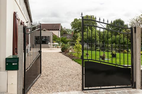 L'OCTROI: Farmhouse 50 m from the banks of the Seine