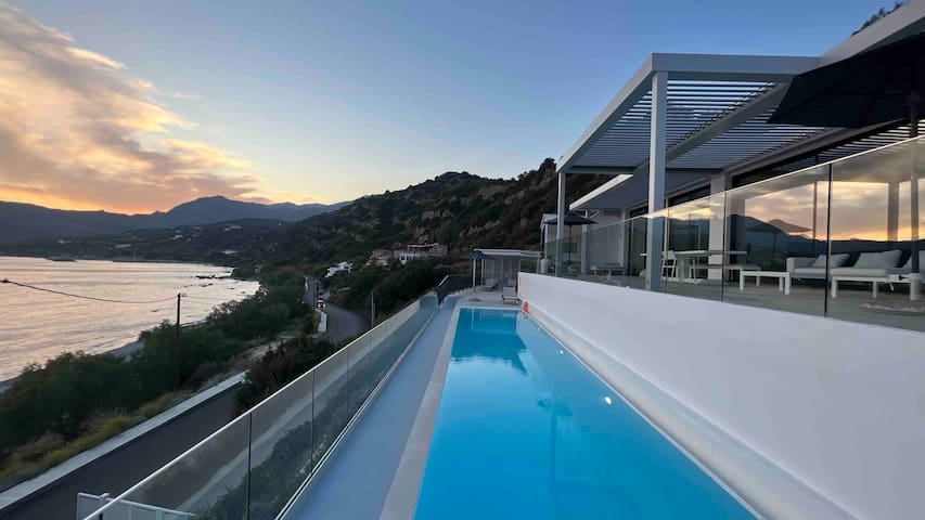 villa nostos Plakias beachfront sea view and pool