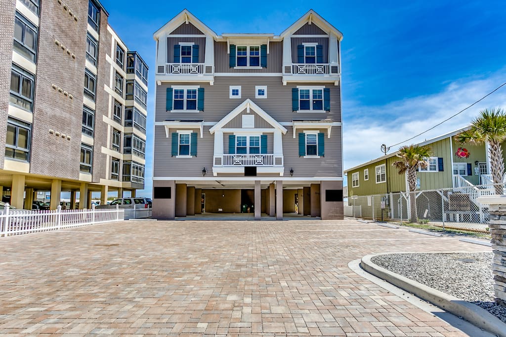 Marvelous Oceanfront Sleeps 26! 8Br/8.5BA Houses for Rent in