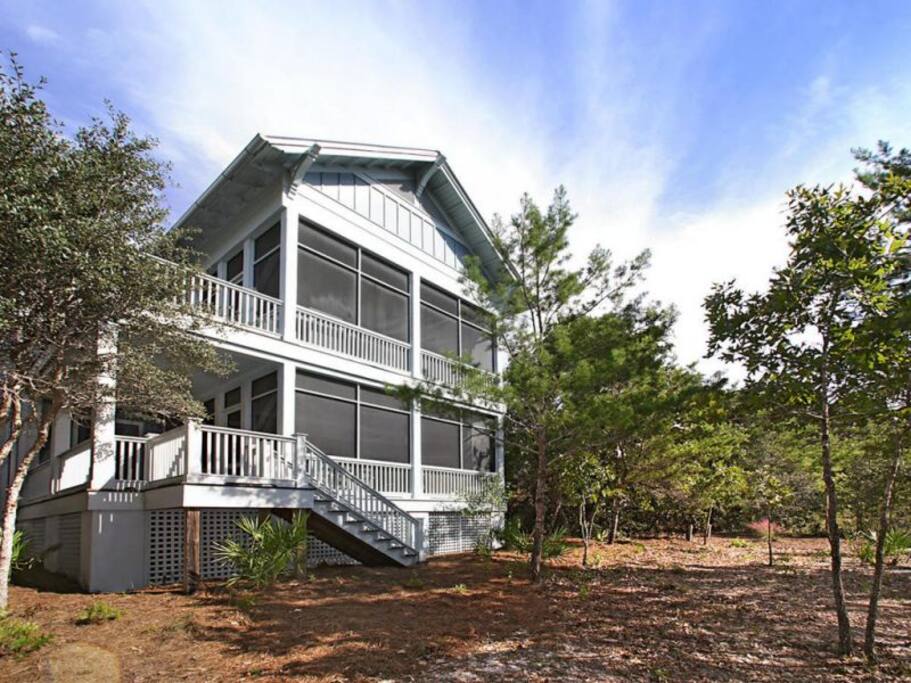 2 Screened In Porches