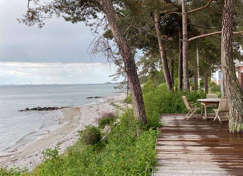House overlooking the Sound!