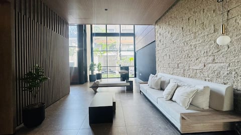 Top Airbnb: Studio | AC. | Metrô Brooklin| WiFi| Pisicina in Itaim Bibi