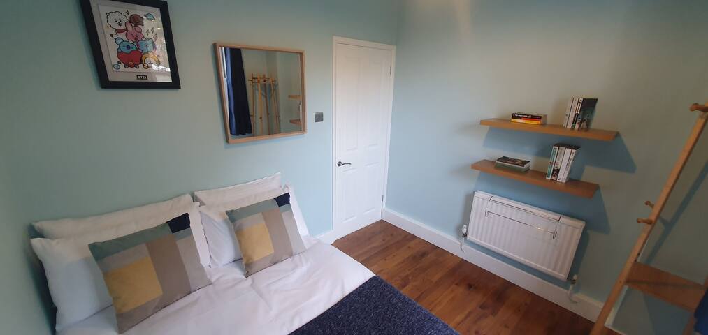 Charming Shoreditch flat gallery image 3