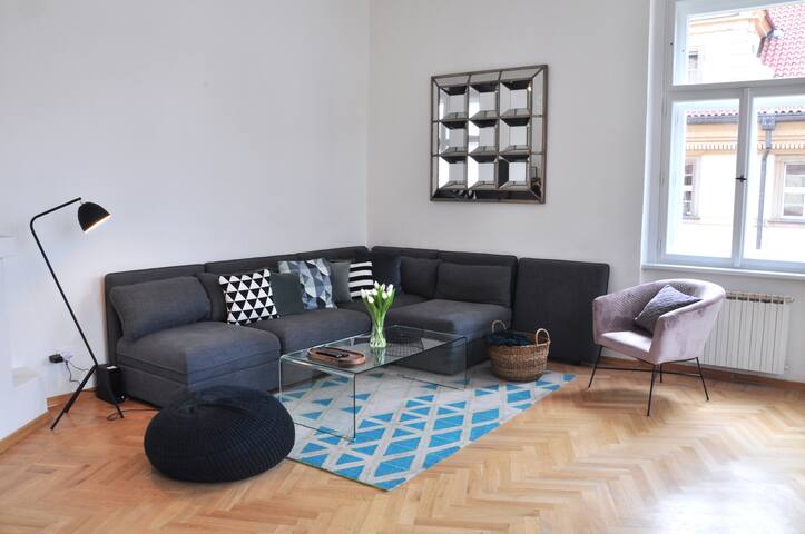 Grand Apartment gallery image 4