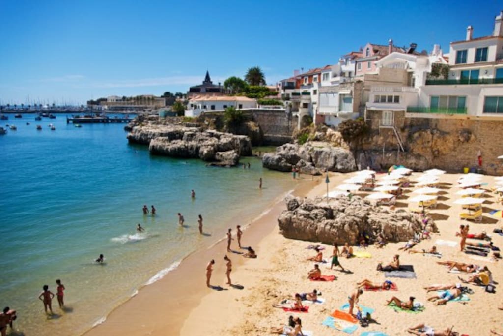 Praia da Rainha Cascais town
10 mins drive