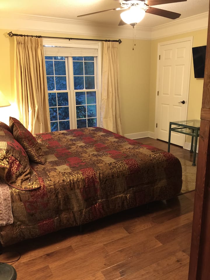 Легло тип Кинг на 1 - ви етаж 