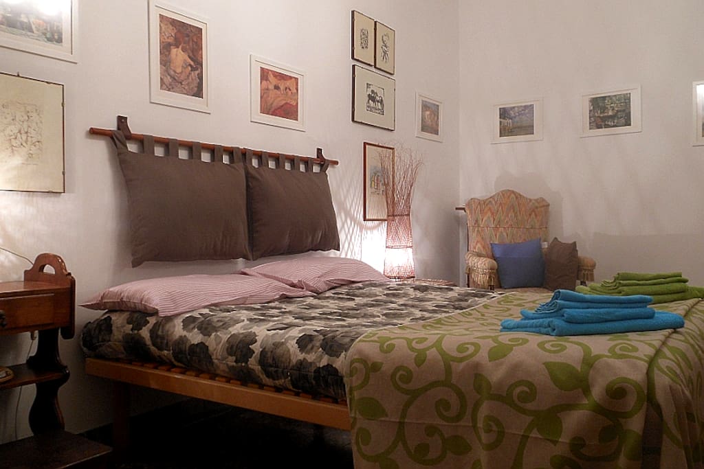 Francese: camera matrimoniale / chambre double / double room