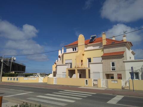 Baleal Sea close-Pool +Terrace & BBQ+🔥AC Heating