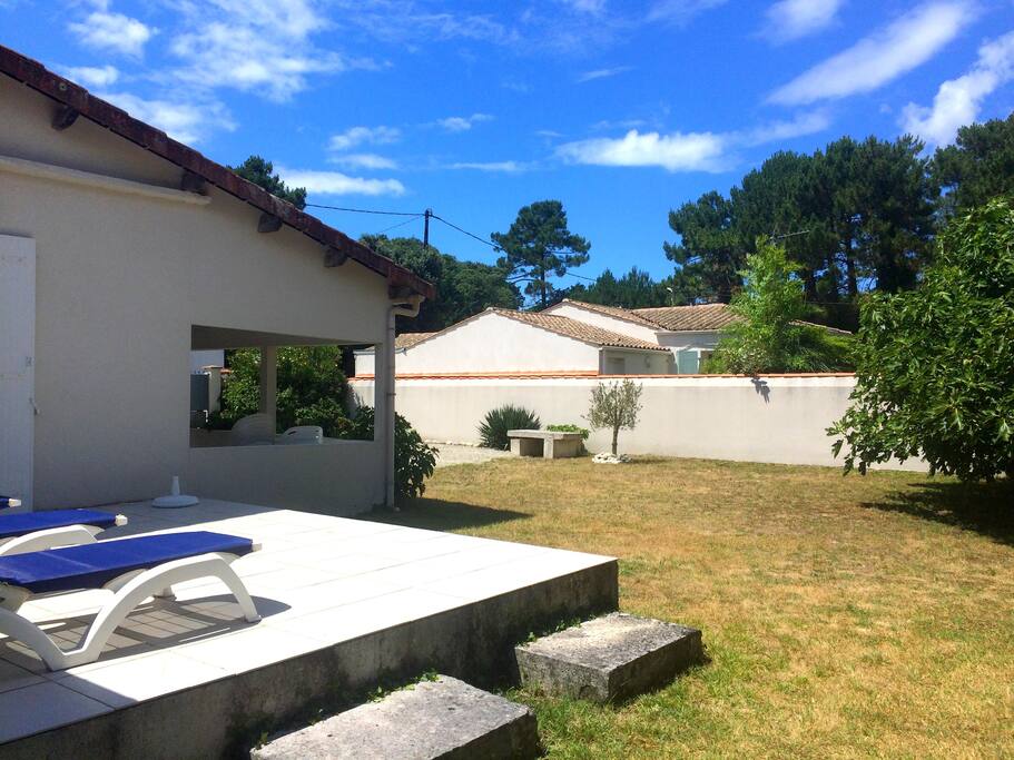 terrasse avec 3 transats